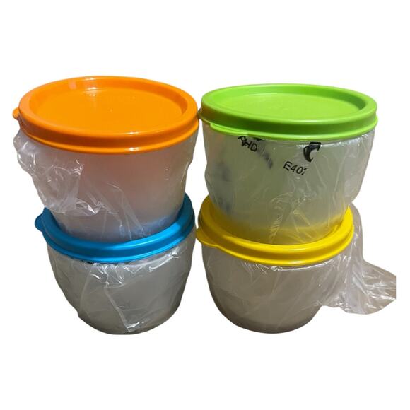 Tupperware NEW Set of 4 Round Plastic Snap Cup with Lids 4 ounce each - Picture 2 of 9